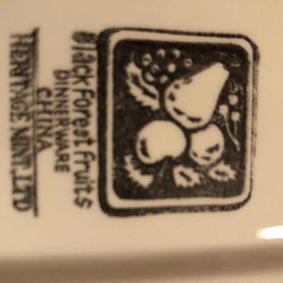 Black Forest Divided Tray Fruits Theme - Picture 7 of 8